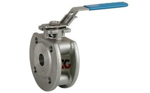 �������y